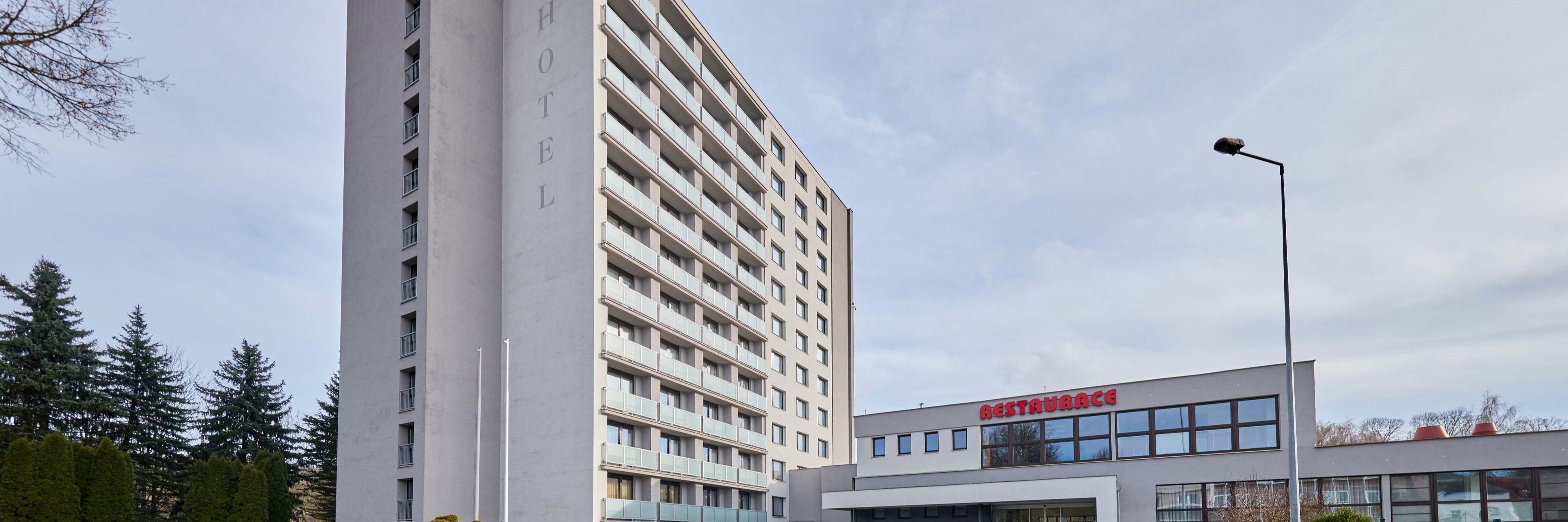 slide1-hotel-patria-outside.jpg